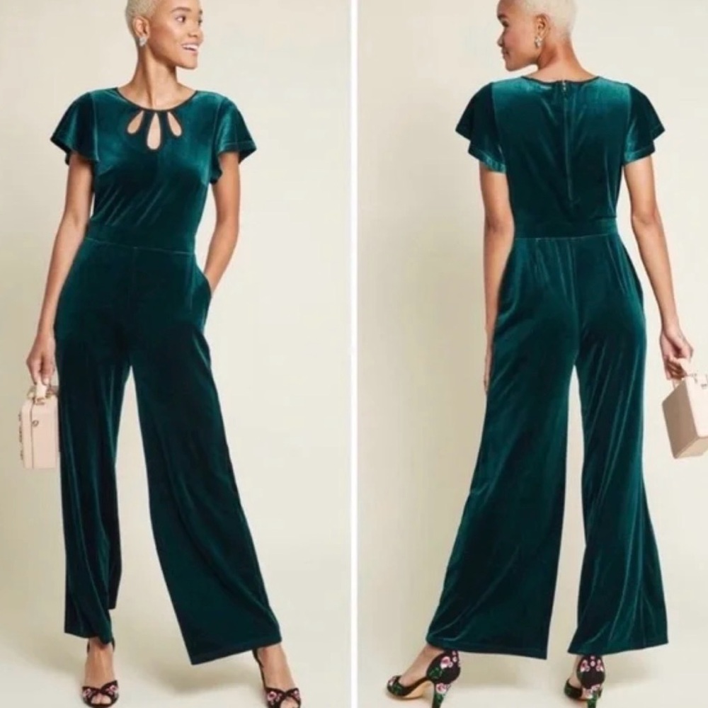 Modcloth Emerald Green Teal Keyhole Velvet
Jumpsuit Small
